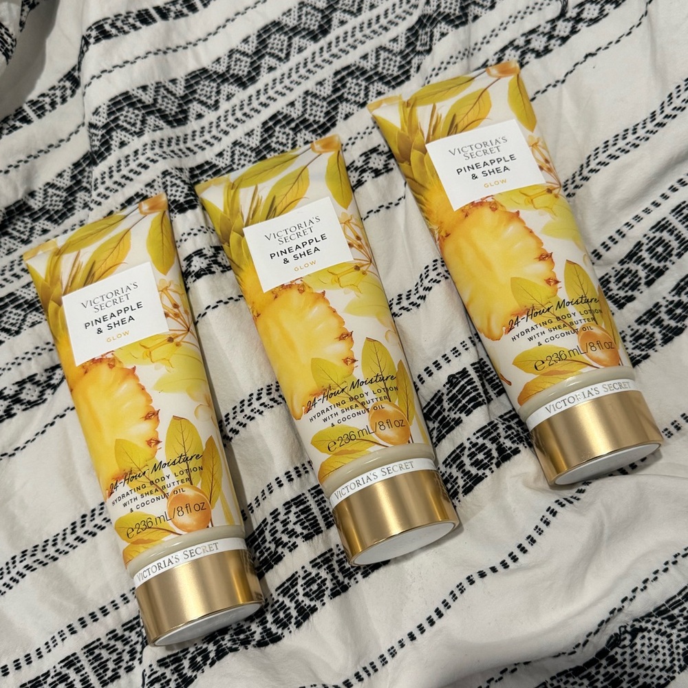 Victoria Secret- pineapple & shea hydrating body lotion